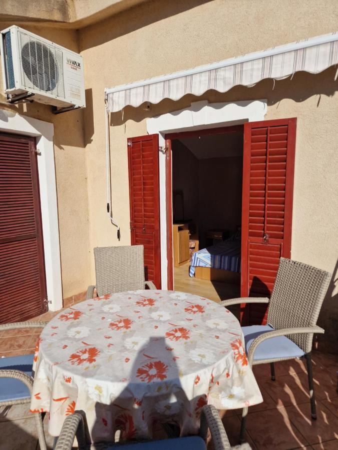 Apartmani Vesna Vir Luaran gambar